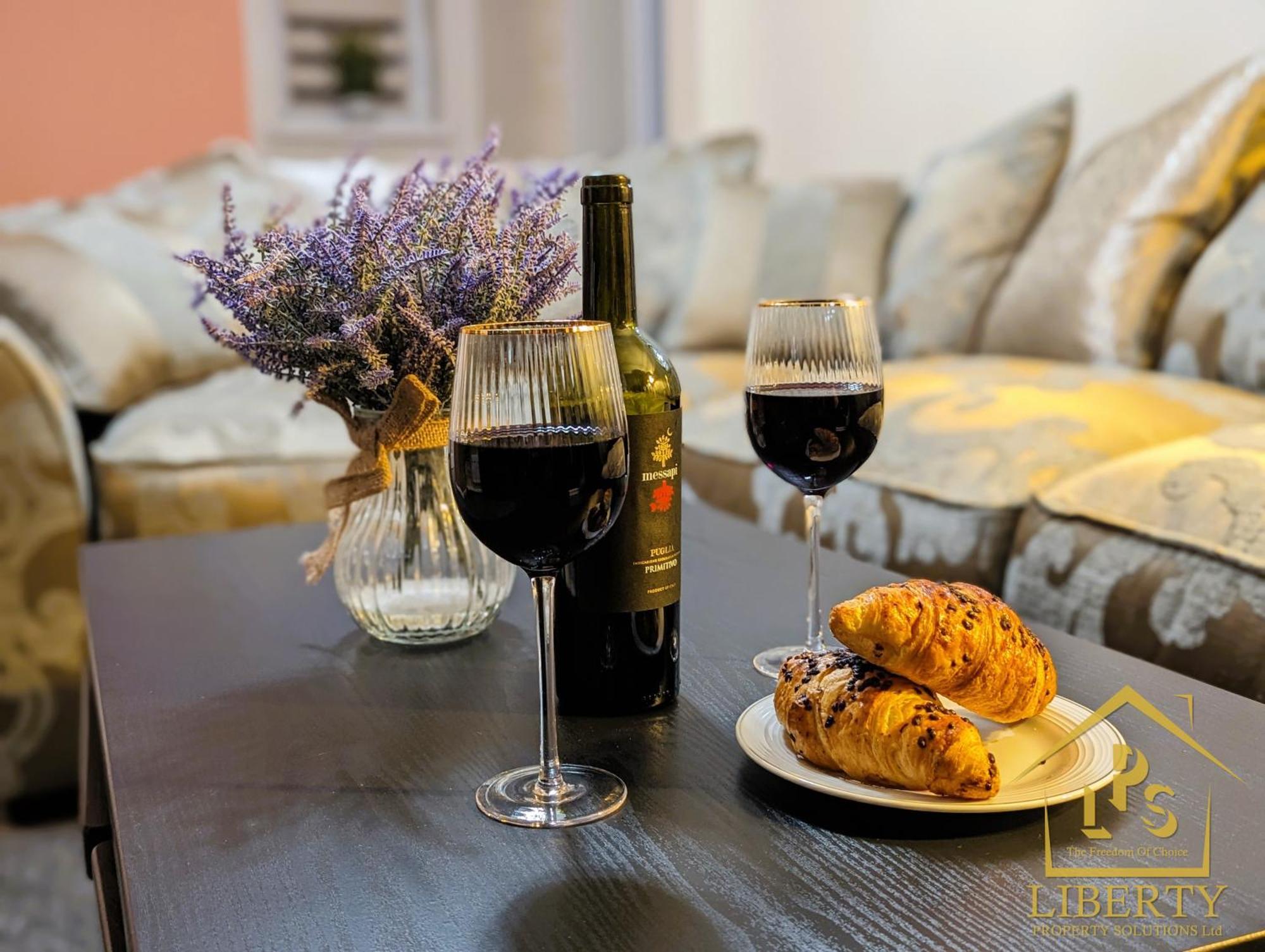 6 Guests * 4 Bedroom * Free Wi-Fi *Χάντινγκτον Εξωτερικό φωτογραφία