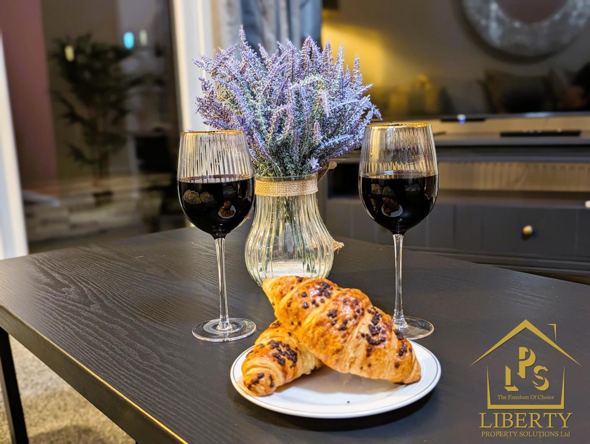 6 Guests * 4 Bedroom * Free Wi-Fi *Χάντινγκτον Εξωτερικό φωτογραφία
