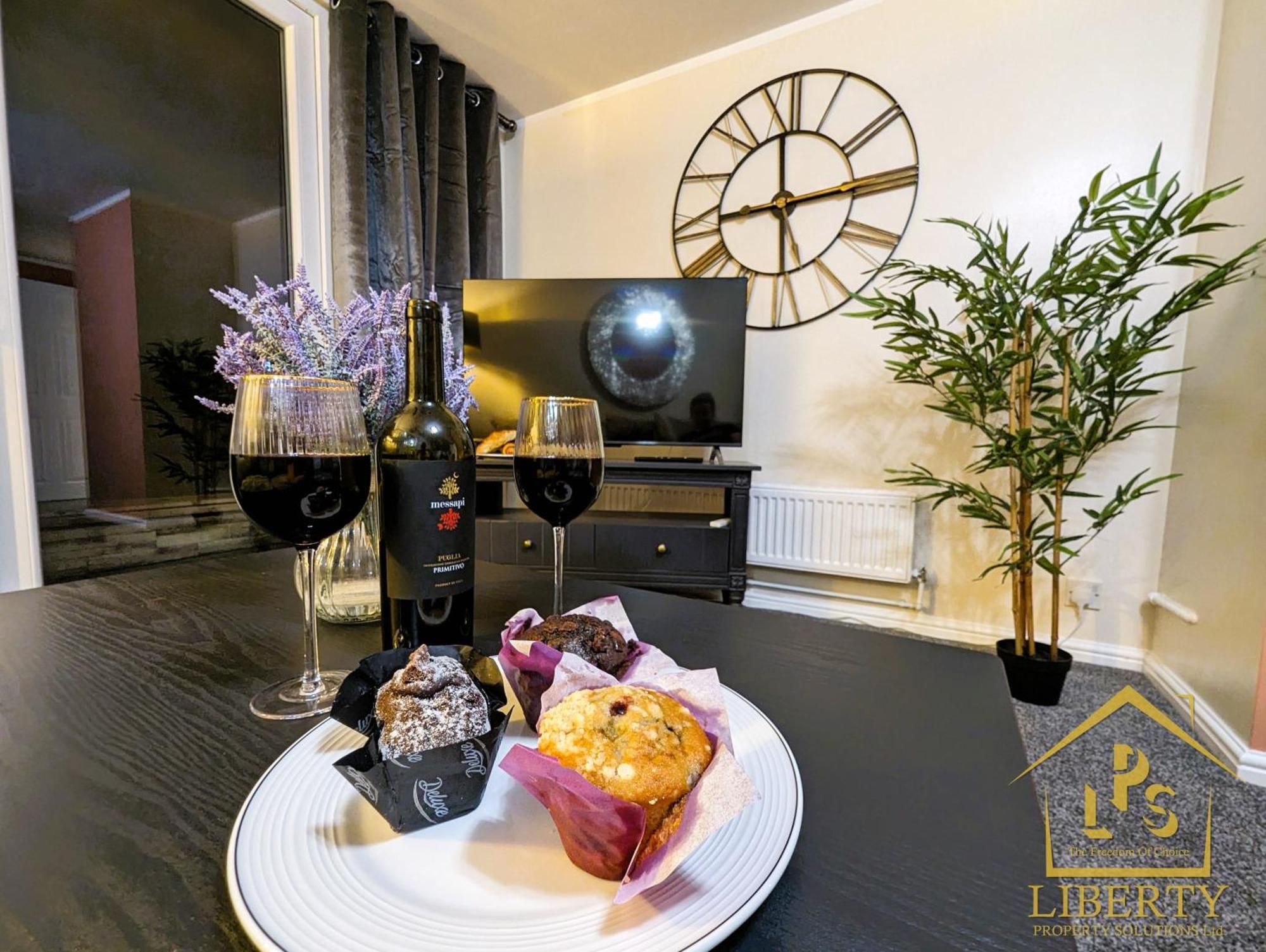 6 Guests * 4 Bedroom * Free Wi-Fi *Χάντινγκτον Εξωτερικό φωτογραφία