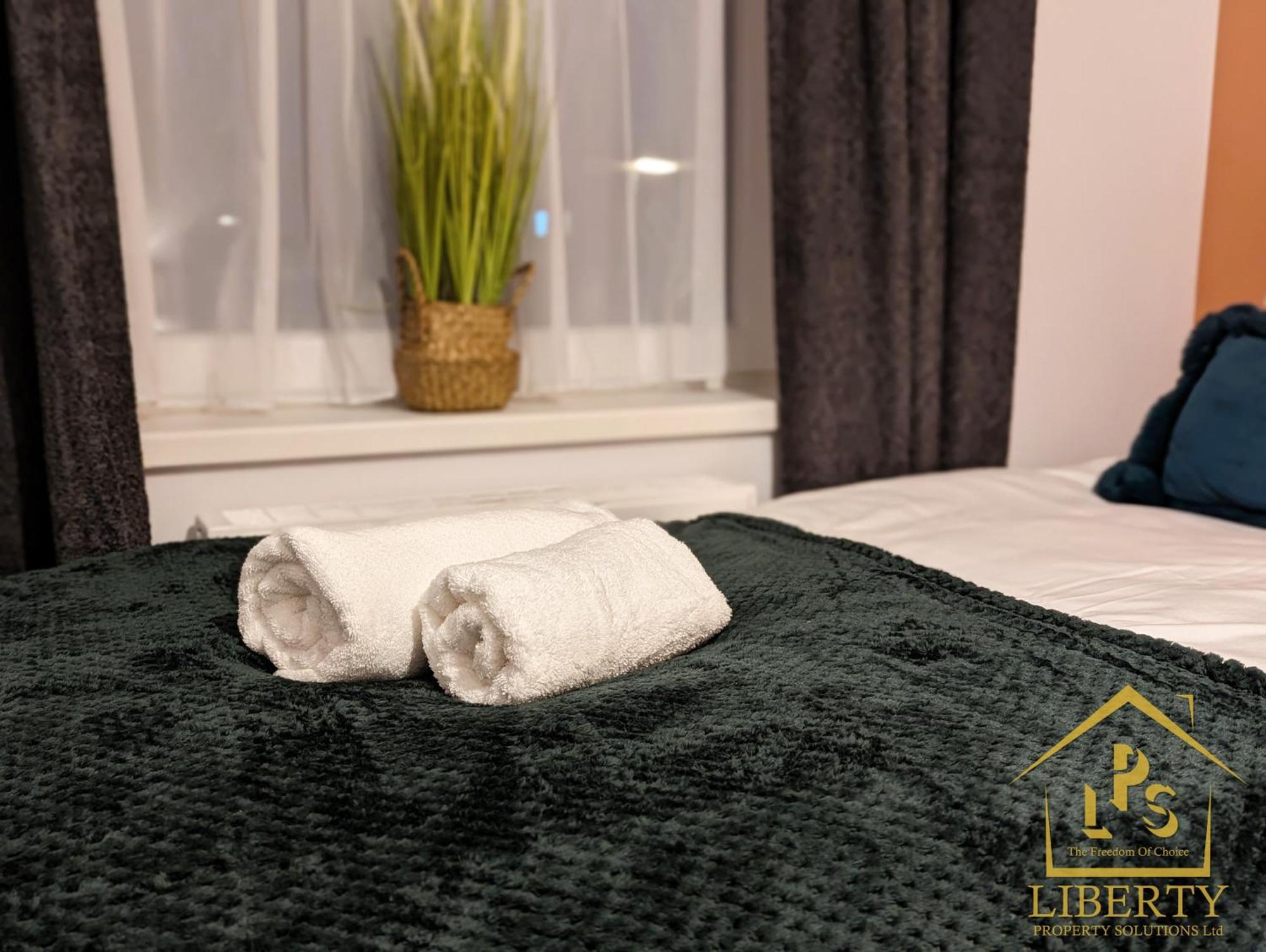 6 Guests * 4 Bedroom * Free Wi-Fi *Χάντινγκτον Εξωτερικό φωτογραφία