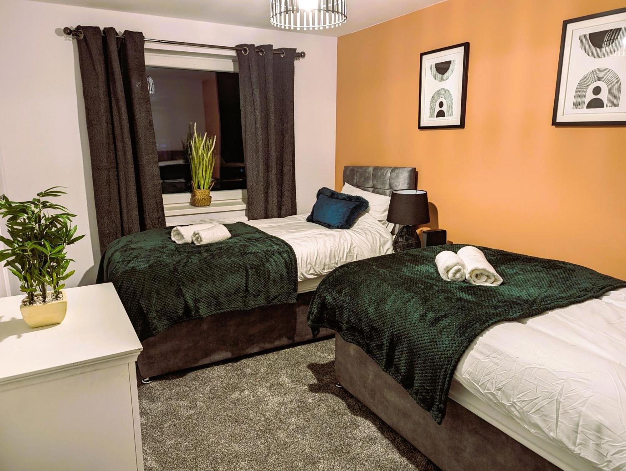 6 Guests * 4 Bedroom * Free Wi-Fi *Χάντινγκτον Εξωτερικό φωτογραφία